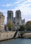 Majest&eacute; de Notre-Dame sous le ciel parisien